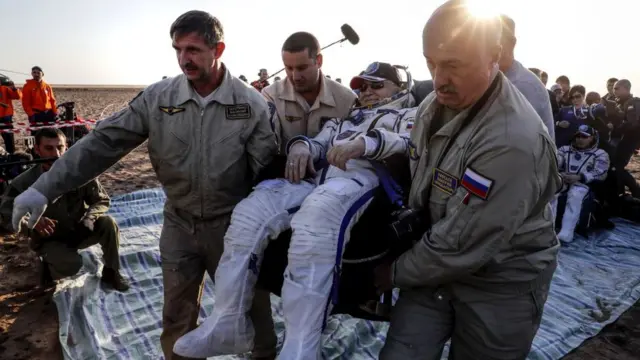 Если организм астронавтов будет специально приспособлен для жизни на космическом корабле, то не обернется ли это для них неудобствами, когда они прилетят на одну из планет?