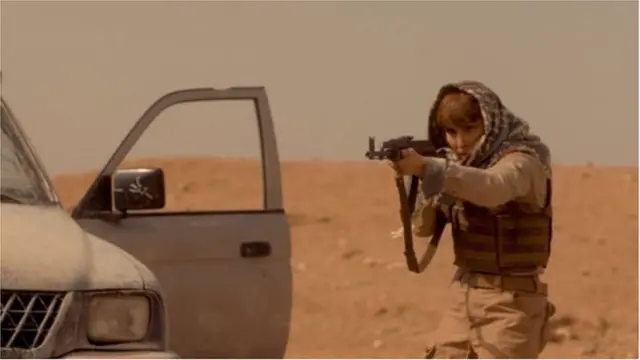 नेटफ्लिक्स सीरीज़, क्लोज़, नोमी रेपास, जैकी डेविस