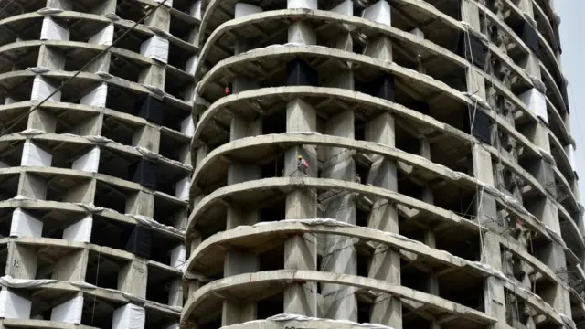 సూపర్టెక్ ట్విన్ టవర్స్