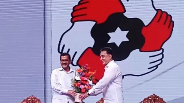 கேஜ்ரிவாலுடன் கமல்