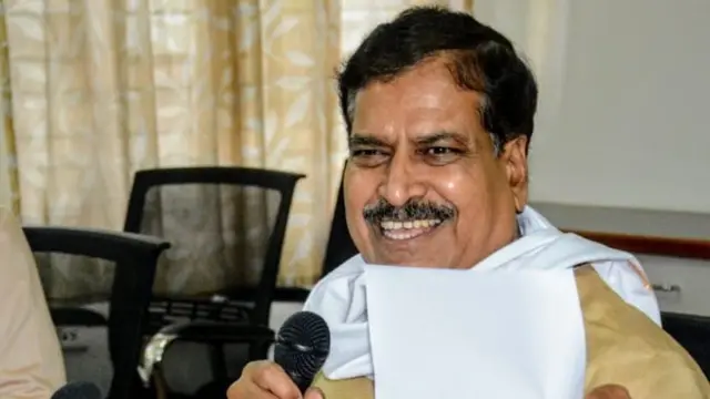 సురేశ్ అంగడి
