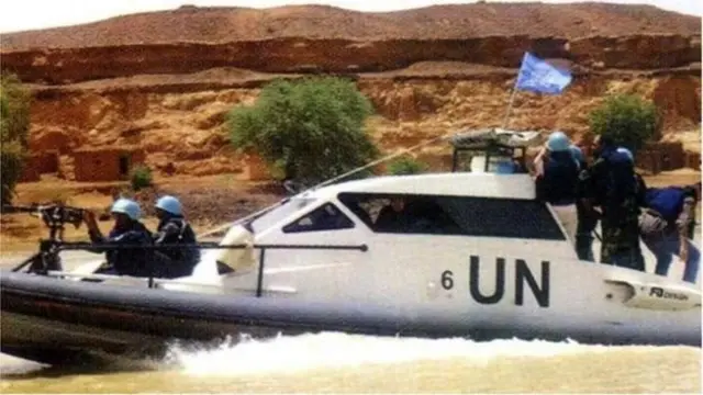 মালিতে টহলরত বাংলাদেশের শান্তিরক্ষীরা।