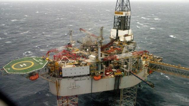 Нефтяная платформа в Северном море в 50 милях от Абердина