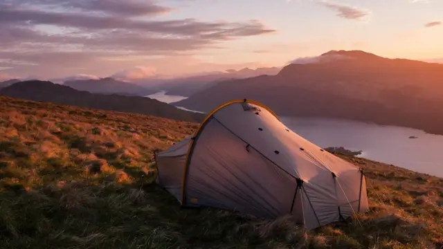 Divlje kampovanje je dozvoljeno na Inčkonahenu i širom Loh Lomonda