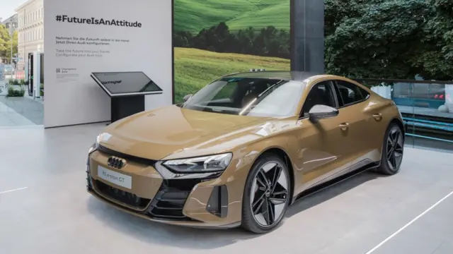 آئودی الکتریکی ئی-ترون GT بهترین ماشین اسپرت سال ۲۰۲۲ شد