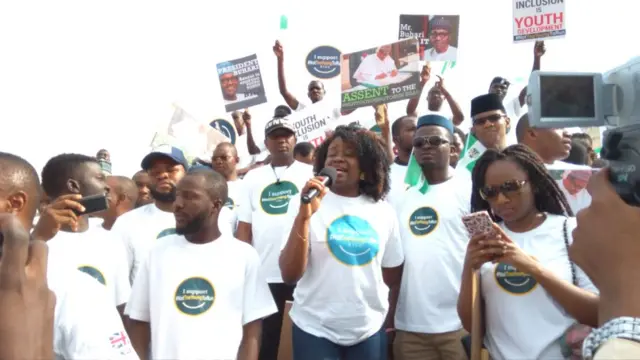 Orịakụ Chioma CVhuka na-agwa ndị nghagharị iwe okwu