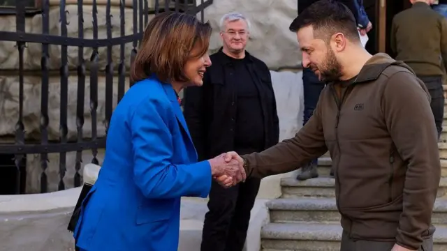 Nancy Pelosi avuga ko yahawe iteka rinini ryo kubonana n'umukuru w'igihugu wa Ukraine ejo
