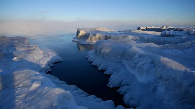'தலைமுறை காணாத கடுங்குளிர்'