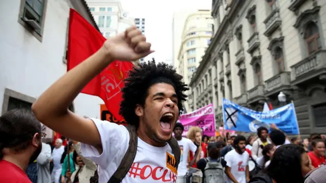 Manifestante gritaganhar dinheiro casinopasseata no Rioganhar dinheiro casinoJaneiro