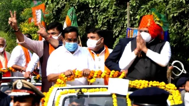 રાજકોટમાં સુશાસન સપ્તાહ સમાપન સમારોહના આયોજનમાં એક રોડશો પણ કરાયો હતો જેમાં ગુજરાત ભાજપ પ્રમુખ સી.આર.પાટીલ અને મુખ્ય મંત્રી ભૂપેન્દ્ર પટેલ સહિત ભાજપ સરકારના મંત્રીઓ અને ભાજપના નેતાઓ સામેલ થયા હતા