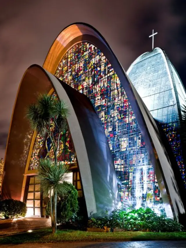 Frente de la capilla de los Santos Apóstoles