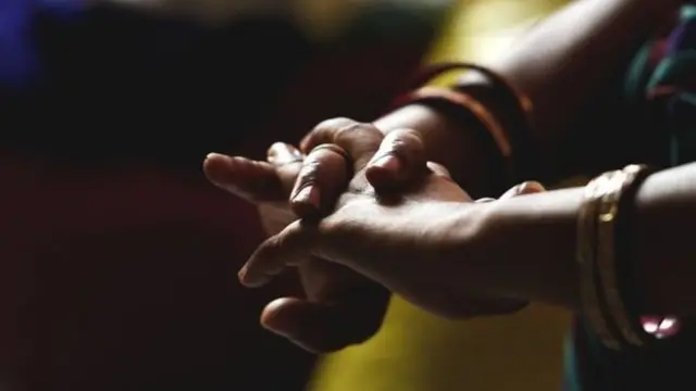 हाथों की तस्वीर