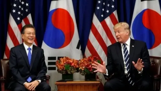 Tổng thống Trump đã gặp Tổng thống Nam Hàn, Moon Jae-in (trái) ở bên lề Đại hội đồng LHQ