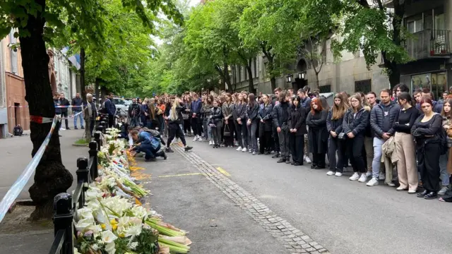Ispred škole Vladislav Ribnikar
