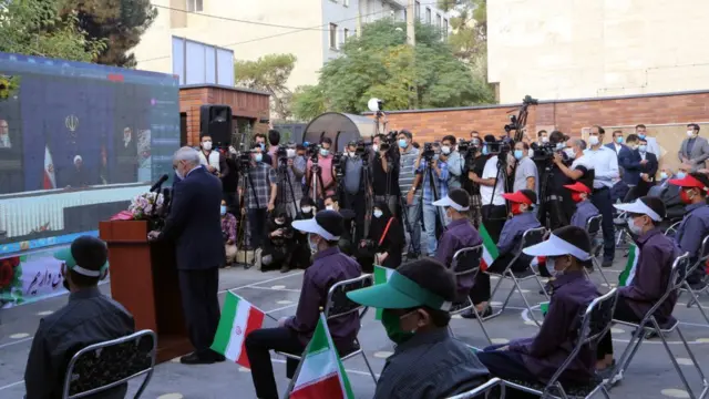 زنگ شروع مدارس در مدرسه نوجوان با حضور محسن حاجی میرزایی وزیر آموزش و پرورش و سخنرانی مجازی حسن روحانی