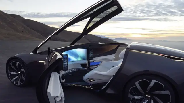 کادیلاک اینر اسپیس الکتریکی و کاملا خودران است