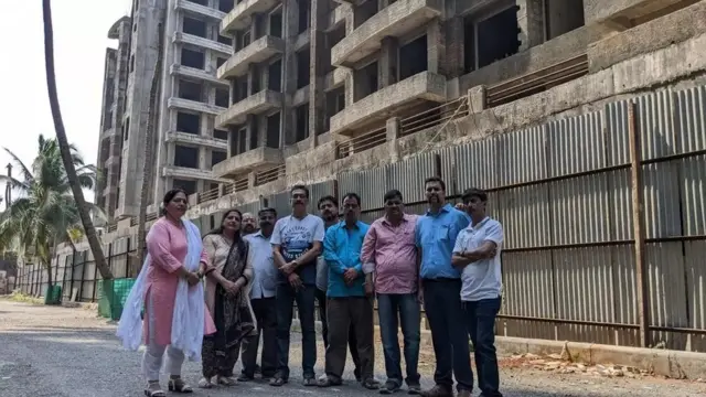 पत्रा चाल के लोग