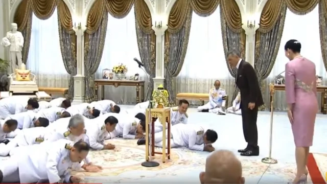 คณะรัฐมนตรีเข้าเฝ้าฯ ถวายสัตย์ปฏิญาณก่อนเข้ารับหน้าที่ เมื่อวันที่ 16 ก.ค. 2562 ณ พระที่นั่งอัมพรสถาน