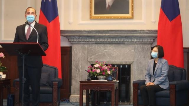 美国卫生部长阿扎尔访问台湾