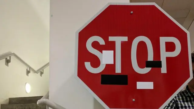 خطورة الذكاء الاصطناعي: حين تصاب الآلة بالهذيان!