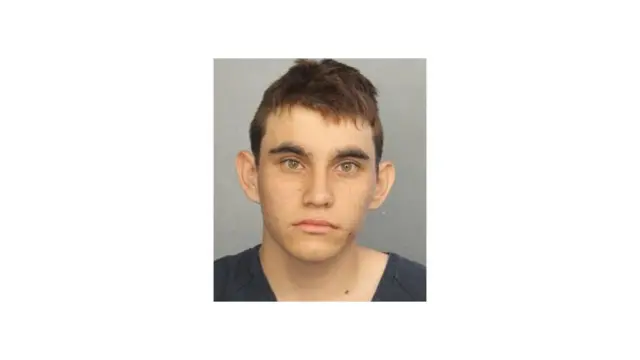 Nikolas Cruz, 19 tuổi, học sinh cũ của trường và từng bị đuổi học.