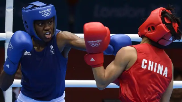 Nicola Adams, del equipo de Gran Bretaña e Irlanda del Norte, consiguió la medalla de oro en Londres.