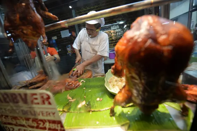 พ่อค้าหั่นเป็ดน่าอร่อย