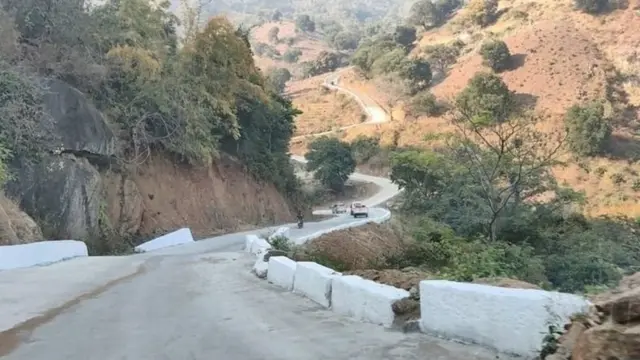 తూర్పు కొండల్లోని ఖనిజాల కారణంగానే రెండు రాష్ట్రాలు గ్రామాలను వదులుకునేందుకు సిద్ధంగా లేవని కొందరు అభిప్రాయపడుతున్నారు.