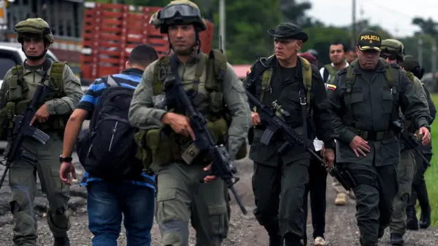 Soldados y policías de Colombia.