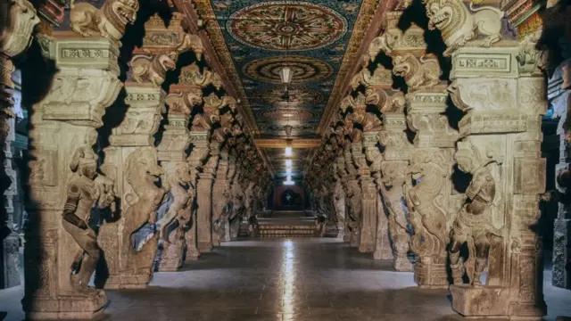 மதுரை மீனாட்சி அம்மன் கோயில்