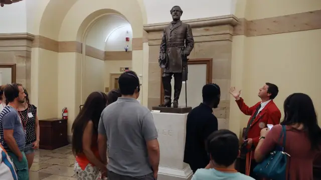 تندیس رابرت لی فرمانده ارتش کنفدراسیون ایالت های جنوبی