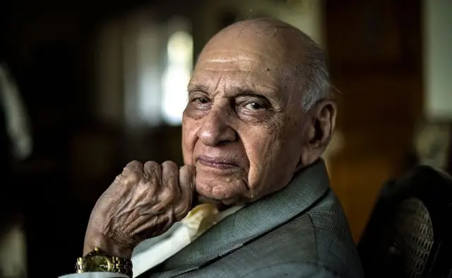 معروف‌ترین متخصص روابط جنسی هند در ۹۶ سالگی درگذشت Bbc News فارسی 
