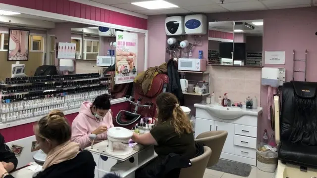 Nail shop