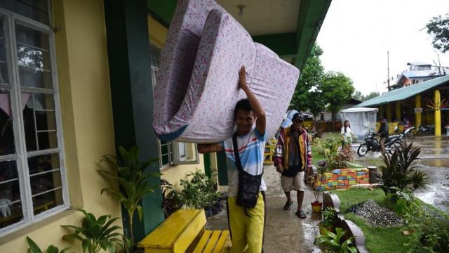 台风"山竹"登陆菲律宾前，当局进行了人员疏散