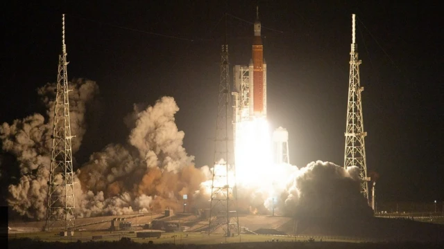 Космический корабль на старте