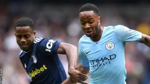 Ryan Sessegnon (kushoto)