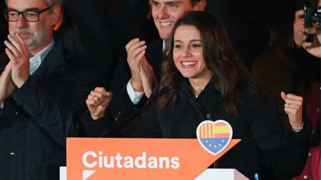 นางอาร์ริมาดาส หัวหน้าพรรคซิติเซนส์ (Cs)