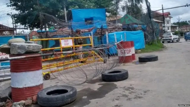 श्रीनगरमधील एक चेक पोस्ट