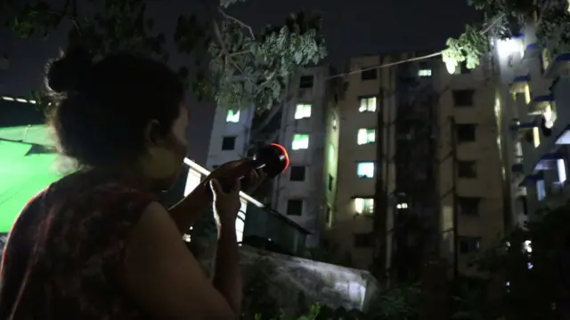 စောင်းသွားတဲ့တိုက်