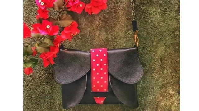 በአሮን ሰናይ የተሰራ የእጅ ቦርሳ