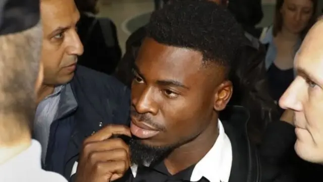 Serge Aurier ya yi wa wani dan sanda gula