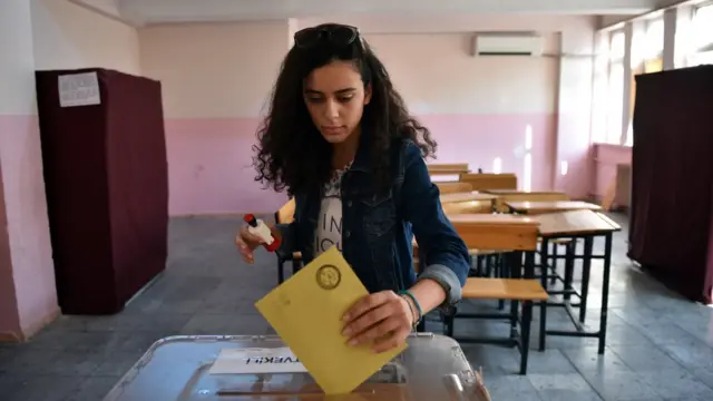 Babacan liderliğindeki parti genç seçmenleri hedefliyor