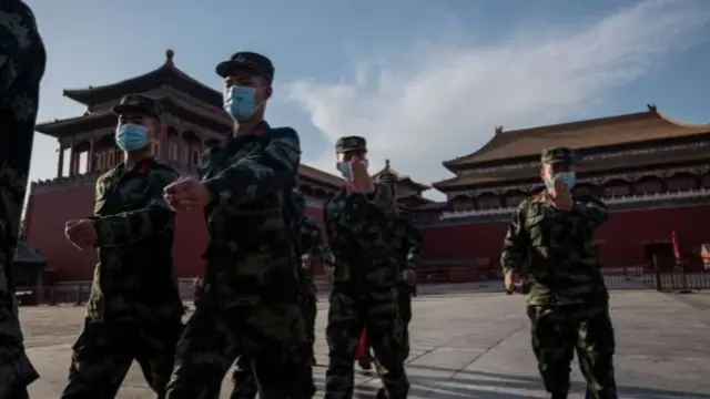 فرضت السلطات الصينية الإغلاق بالقوة