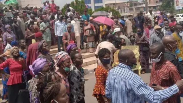 Ndị lara ezumike nka