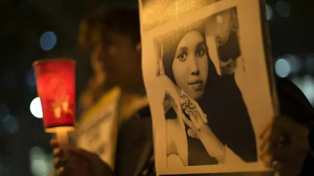 பத்தாயிரம் பேர் வசிக்கும் உலகின் சிறிய தீவு நாட்டின் துயர் மிகு கதை