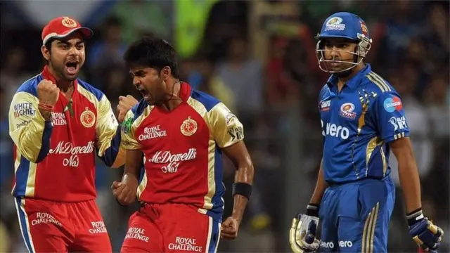 मुंबई इंडियन्स आणि रॉयल चॅलेंजर्स बेंगळुरू यांच्यात सलामीची लढत होणार आहे.