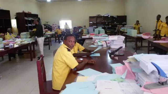 Shaqaalaha madbacadda dawladda waxay ku kalsoon yihiin inay qabtaan wixii shaqo daabacaad ah ee loo baahdo