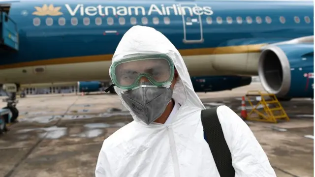 Trong quý II, Vietnam Airlines tiếp tục lỗ thêm 4.000 tỷ đồng, nâng tổng số lỗ nửa đầu năm nay lên hơn 6.640 tỷ.