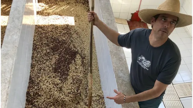 Qonnaan bulaa Andres Fahsan, durbii Juck Jones, iddoo buna miiccutti