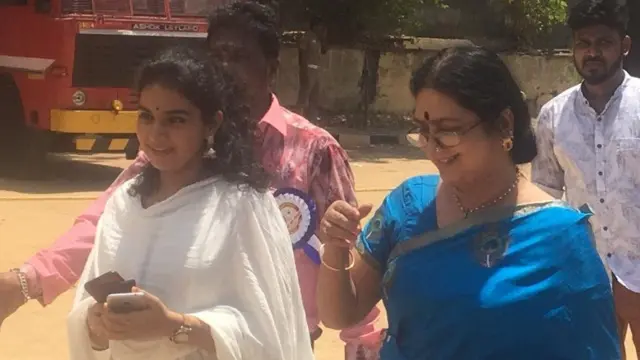 நடிகர் சங்கத் தேர்தல்ள்: பாண்டவர் அணி Vs சுவாமி சங்கரதாஸ் அணி - என்ன நடக்கிறது?